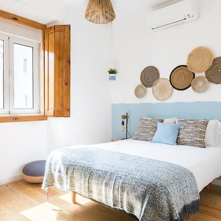 Feel Home In This Stunning Renovated Nest In Graca Lisbon Exterior photo